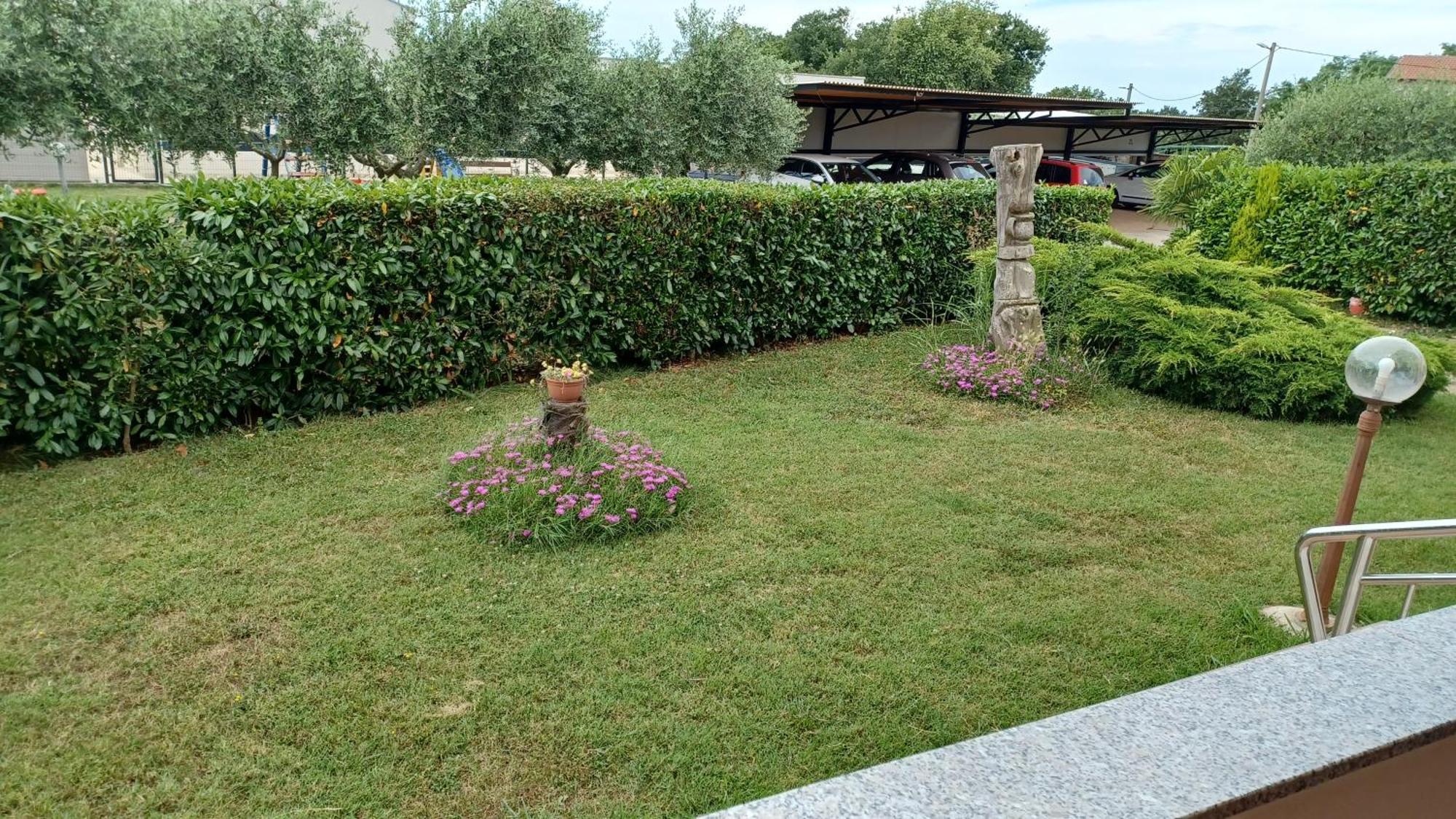 Apartments Villa Adamovic อูมัค ภายนอก รูปภาพ